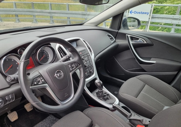 Opel Astra cena 23900 przebieg: 219000, rok produkcji 2014 z Gdańsk małe 79